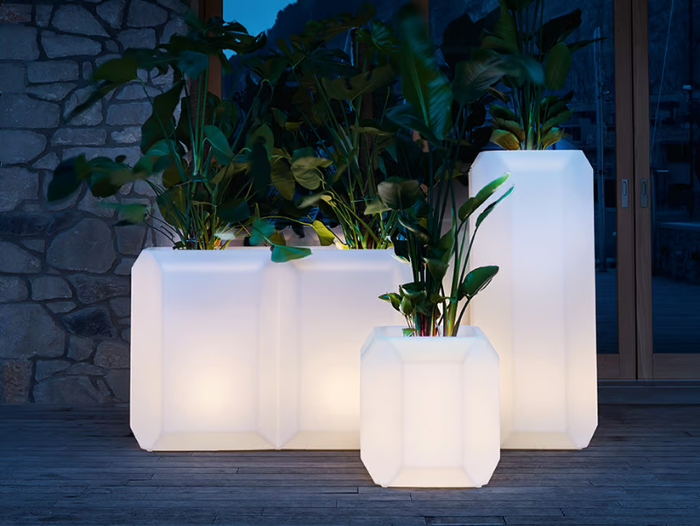 GEM - Plastic garden vase with Light _ MY YOUR